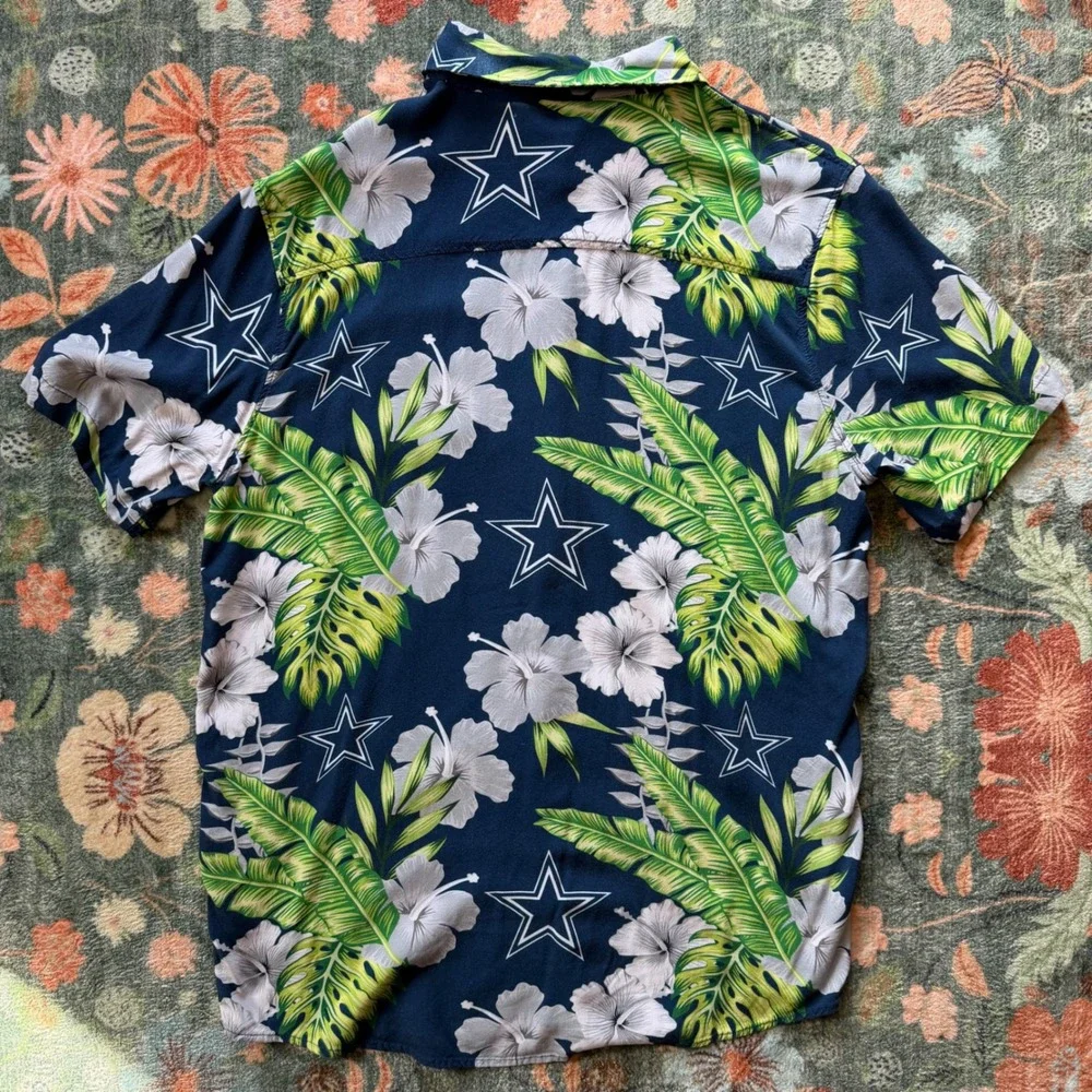 NFL‎ Team Apparel Dallas Cowboys Mens M Tropical Floral Aloha Button Down Shirt